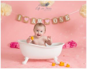 splashtime photo 1st birthday photoshoot Life in Focus Portraits Cardross baby photographer Dumbarton